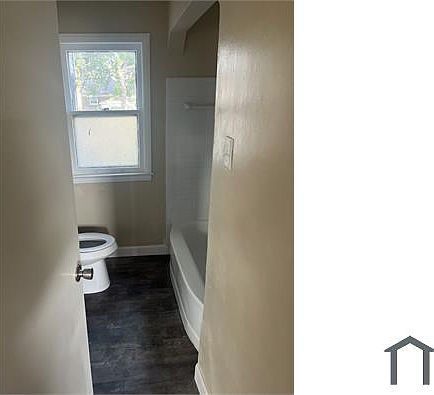 5th image of 20020 Lindsay St