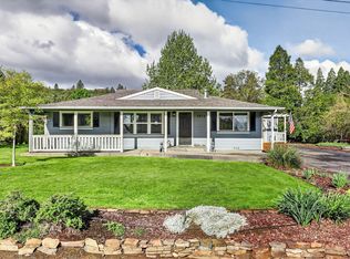 2076 Magnolia Ave, Medford, OR 97501