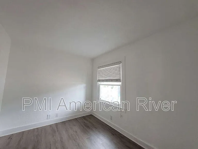 3116 40th St #B — Photo 11
