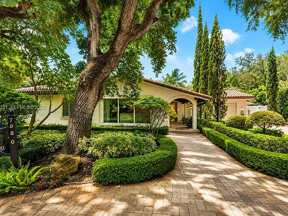 3rd image of 7980 SW 52nd Ave