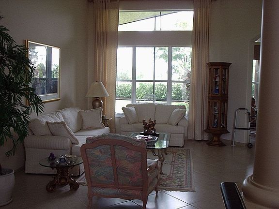 5th image of 7126 Francisco Bend Dr