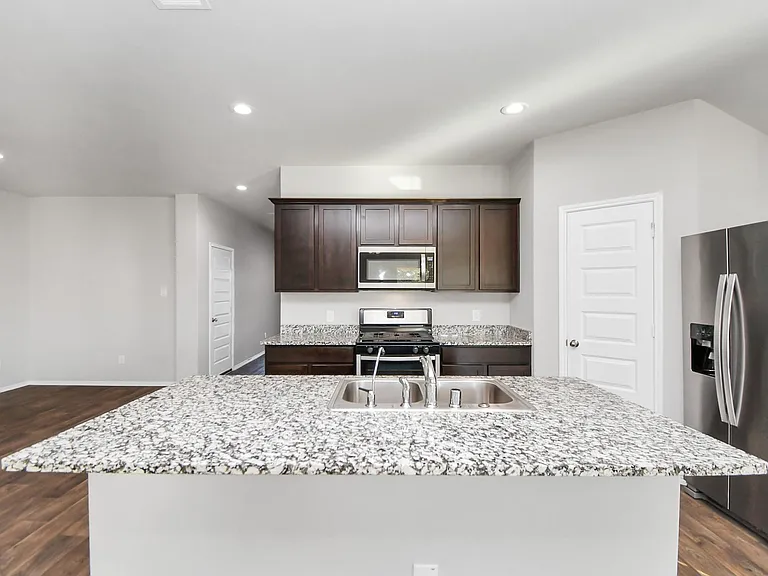 3947 Country Club Dr — Photo 9