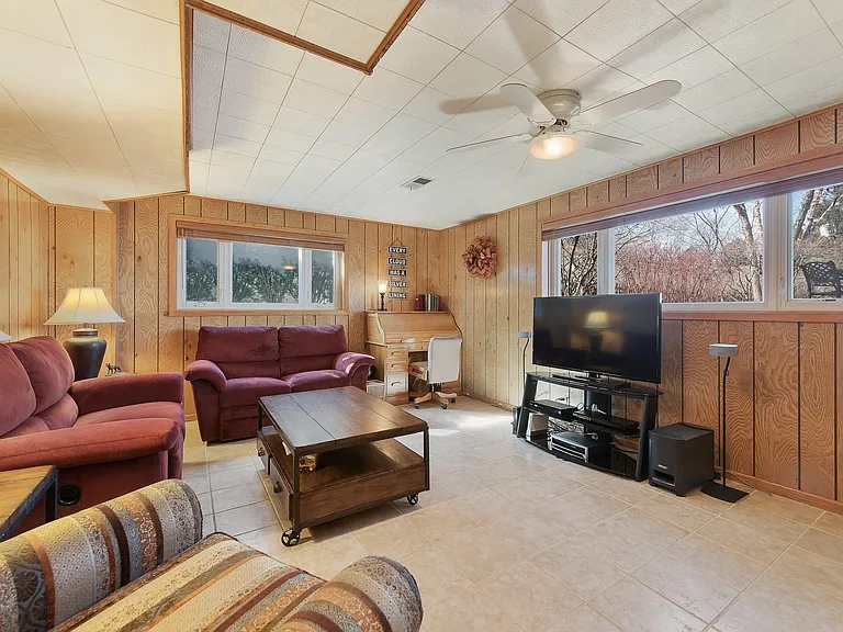 2322 Birchwood Ave — Photo 12