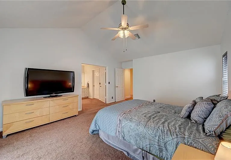 5088 NW 100th Ter — Photo 36