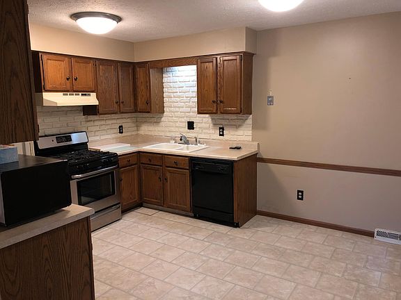 3rd image of 8568 Glenwood Ave APT 1
