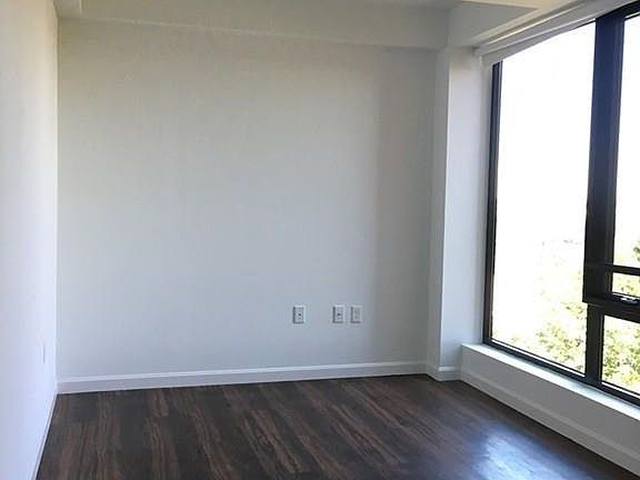 4th image of 70 Parker Hill Ave #303