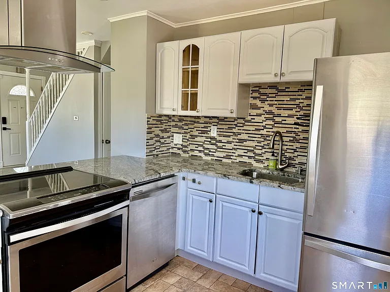 41 Albin Rd — Photo 2