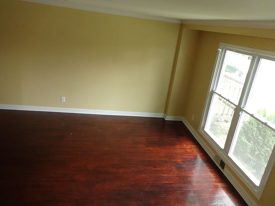 Living rm window