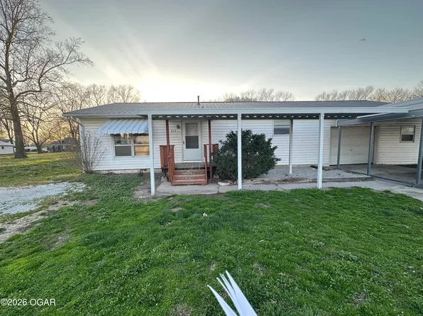 213 N 6th St, Jasper, MO 64755