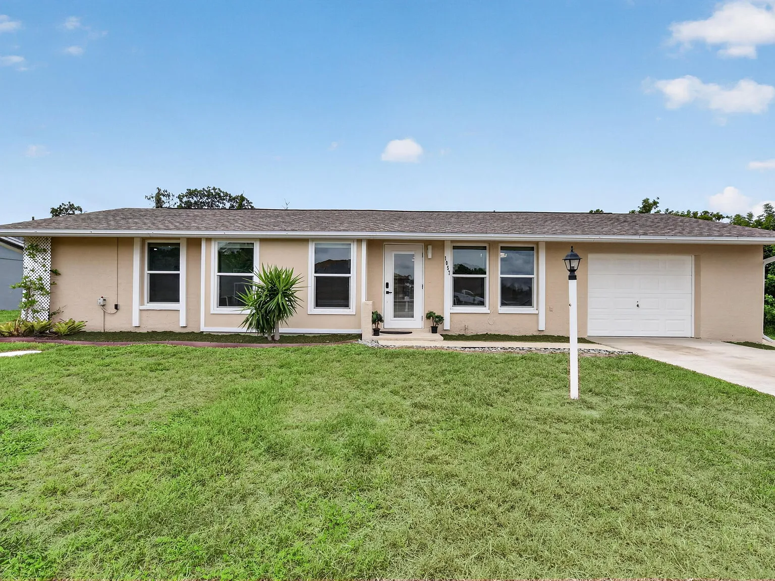 5 bed, 1102 sqft, $740 — Photo 1