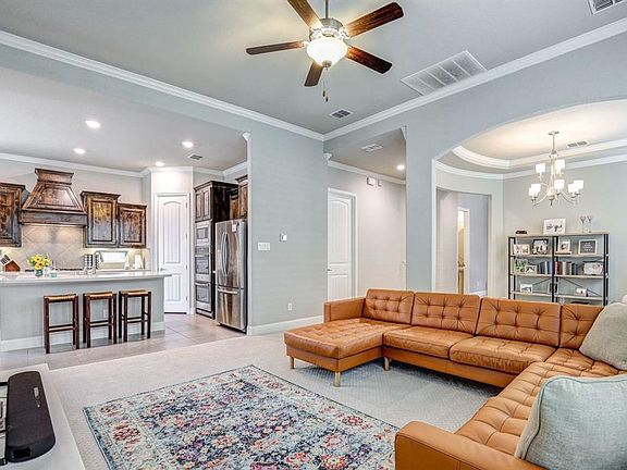 2nd image of 1005 Tuscany Trl