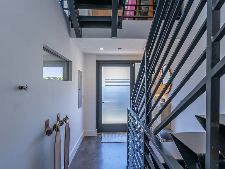 2506 S Wilson Ave — Photo 37