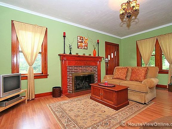 3rd image of 185 E Cape Rock Dr