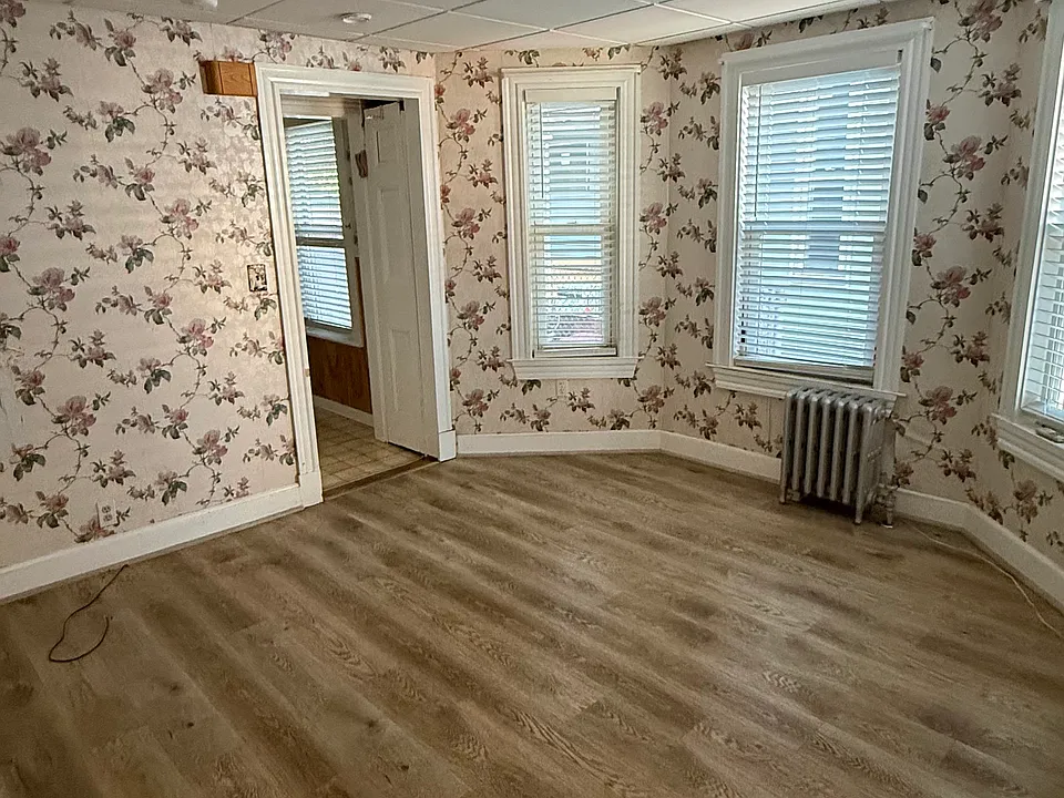 148 B St #1