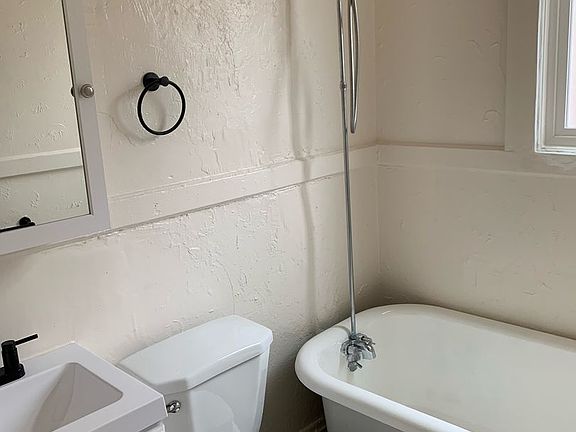 5th image of 2317 San Pablo Ave APT 4