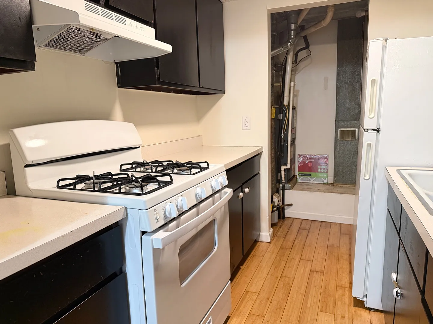 301 W Scarritt St — Photo 3