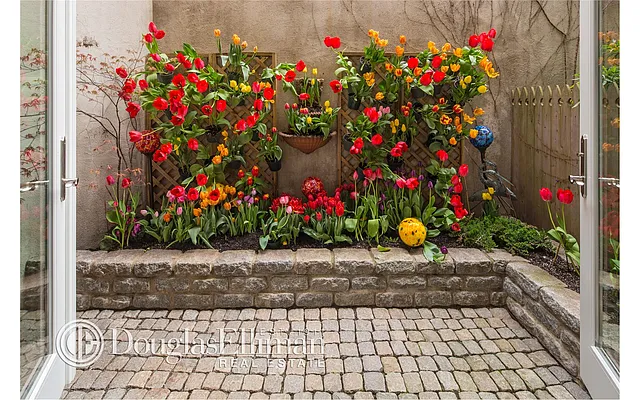 Sold by Douglas Elliman | media 24