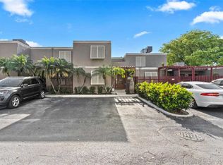 1170 Windward Dr, Pembroke Pines, FL 33026