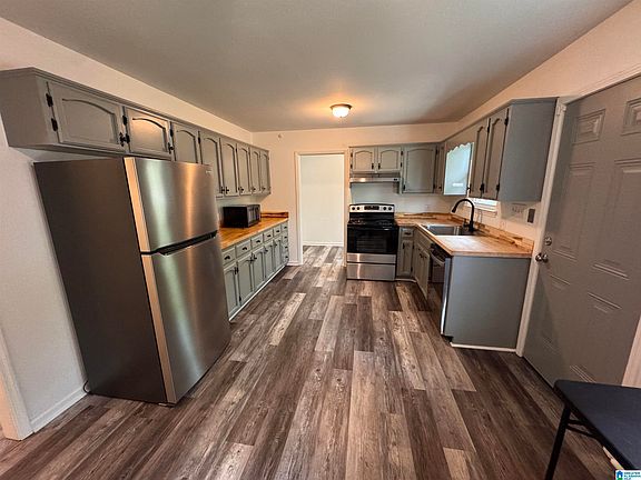 4th image of 4812 Curtis Ln