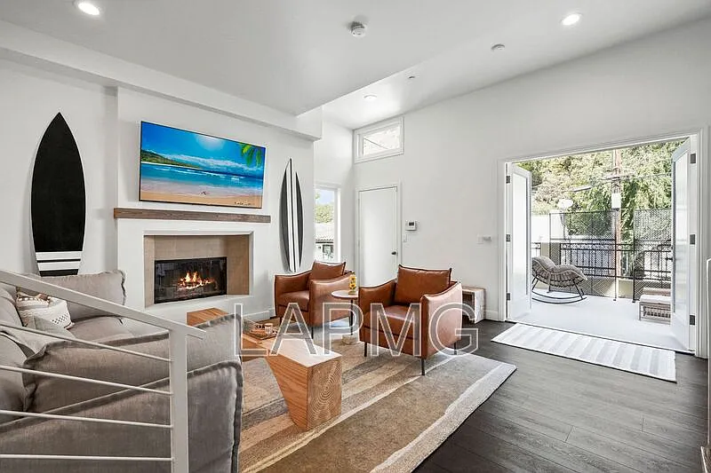 9842 Portola Dr