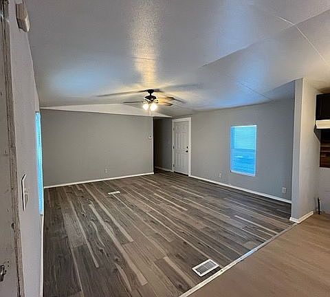 4th image of 7501 Howard St Trailer 24