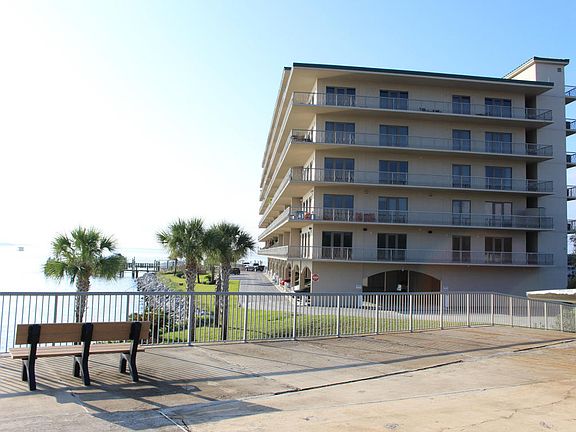 5th image of 5 Calhoun Avenue # 302