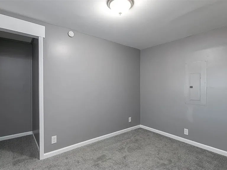 6863 Anderson Ave — Photo 15