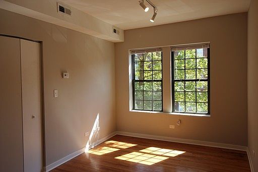 2nd image of 3108 W Sunnyside Ave APT 3F