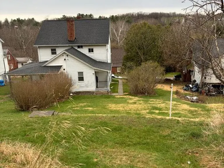 20 N Pine St — Photo 8
