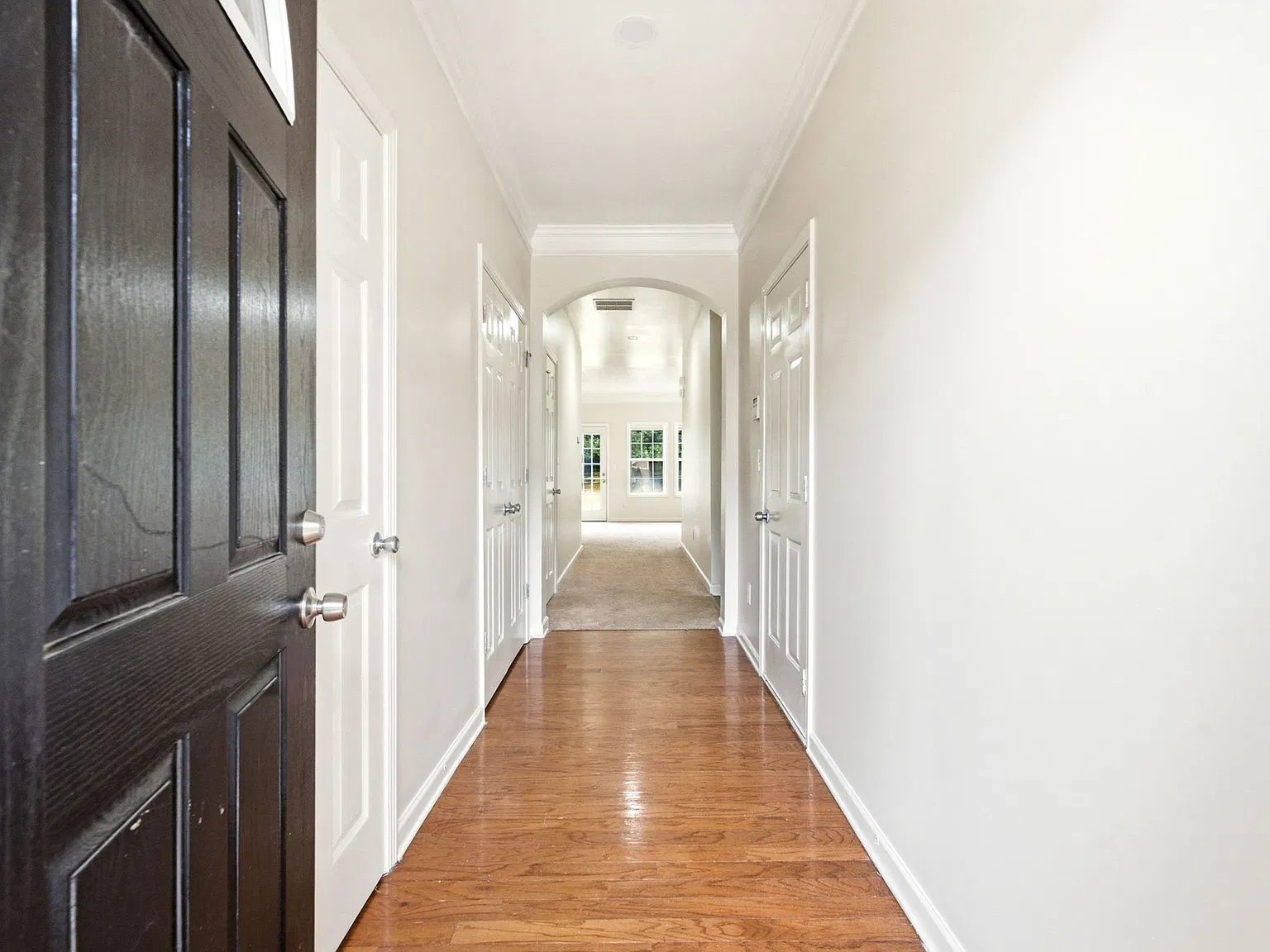 3 bed, 2.5 bath, 1900 sqft, $2,195 — Photo 3