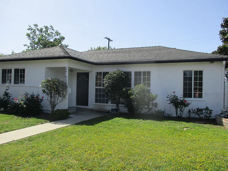 17630 Cantara St — Photo 3