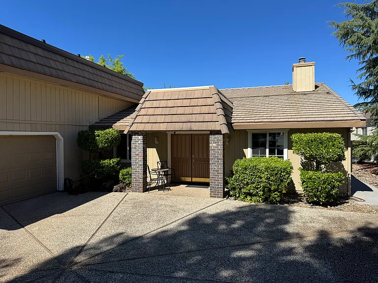 2965 Boeing Rd — Photo 1