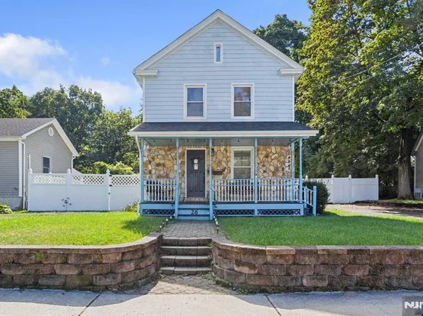 26 Whistler Pl, Wanaque, NJ 07465