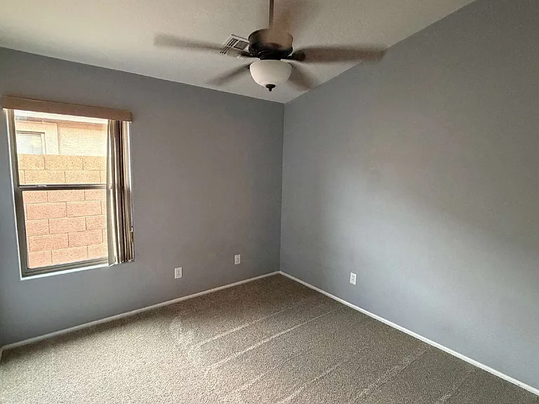 135 W Holstein Trl — Photo 12