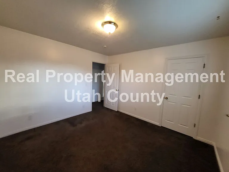 572 S 1750 E — Photo 20
