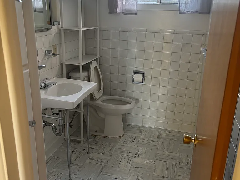 210 N 7th St — Photo 22