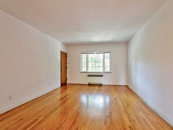 4th image of 2820 Griffiths Ave APT 4