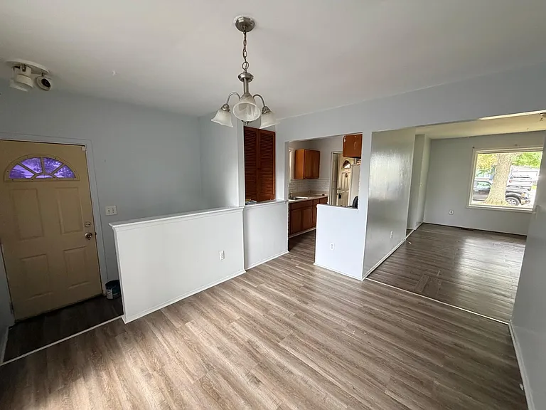 30058 Halecreek St — Photo 2