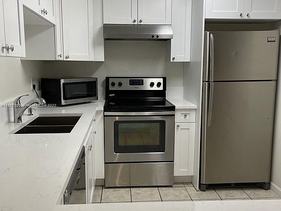 4th image of 9450 Live Oak Pl APT 305
