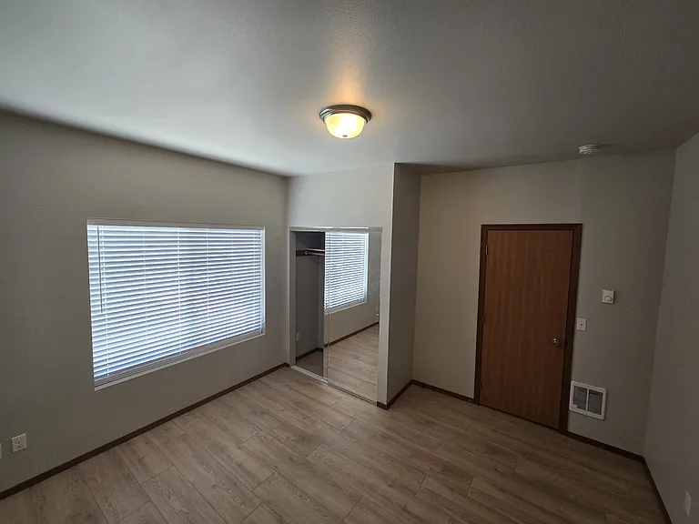 205 E Kristen Ave — Photo 8