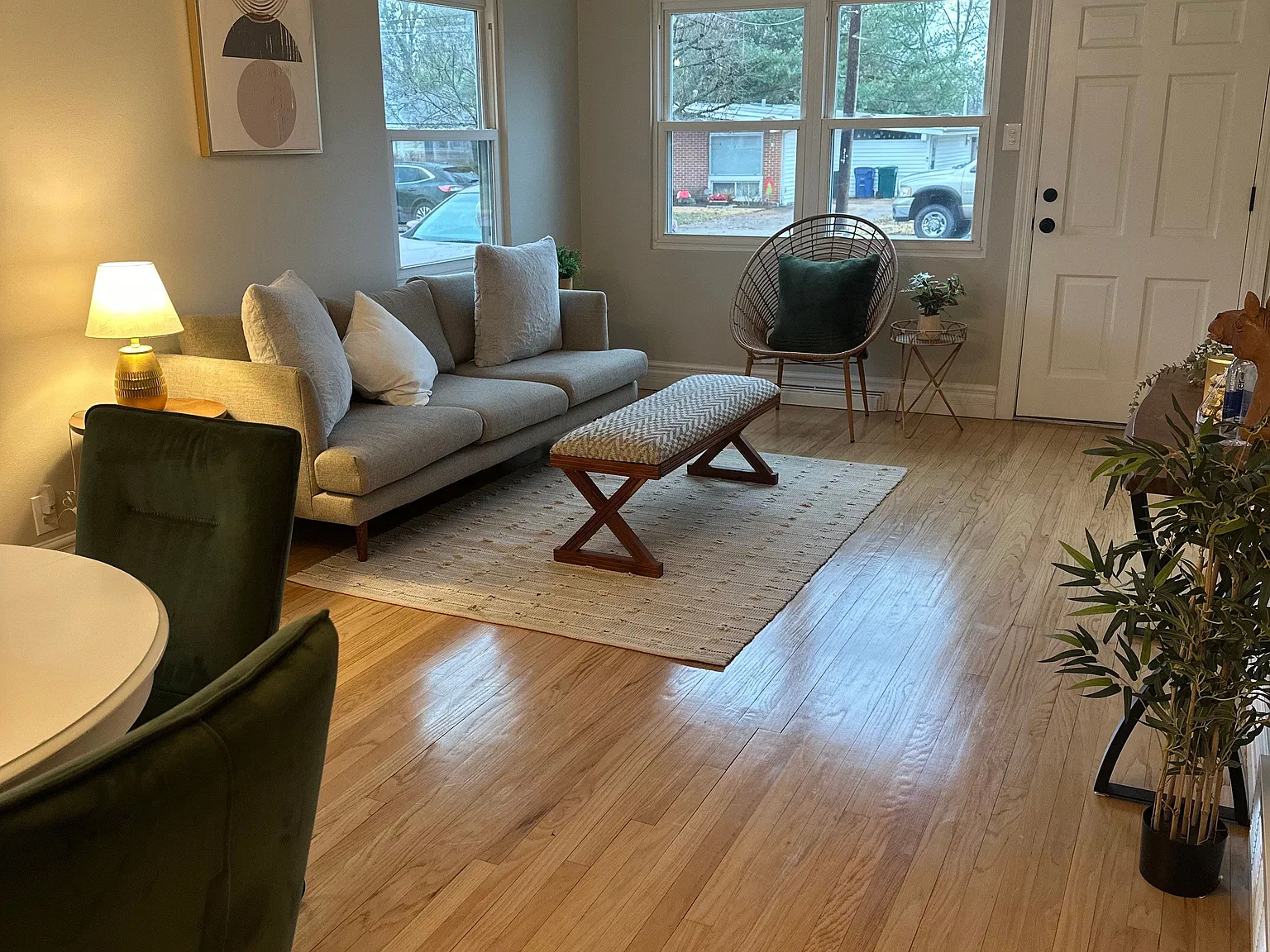 4 bed, 2.0 bath, 1300 sqft, $2,700 — Photo 4
