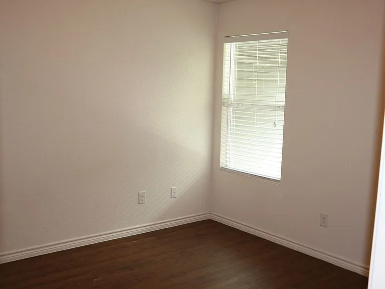 4600 Waterproof Dr — Photo 8