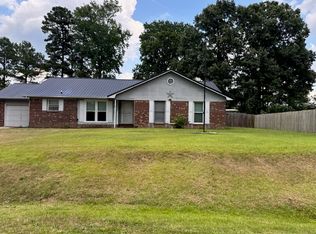 133 Holly Ln, Raeford, NC 28376