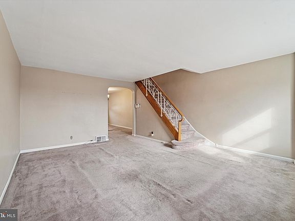 3rd image of 171 E Walnut Park Dr