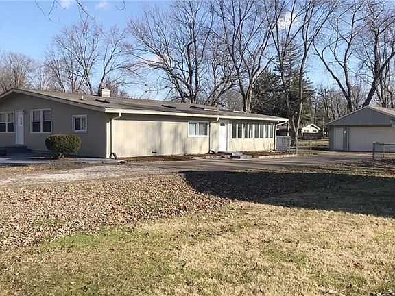 2nd image of 1257 N Schleicher Ave