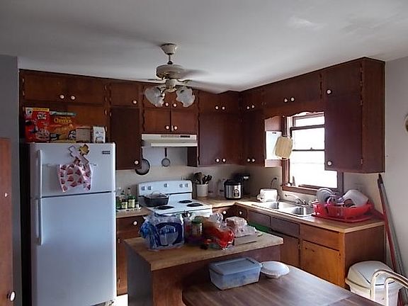 5th image of 24 E College St #1