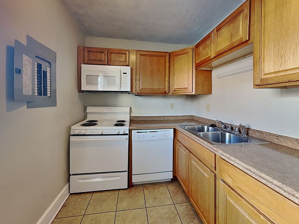 1st image of 1365 Indianola Ave