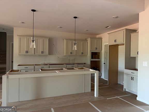 4th image of 355 Merrybrook Rd