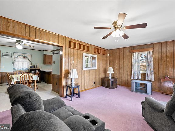 4th image of 22149 Phillips Hill Rd