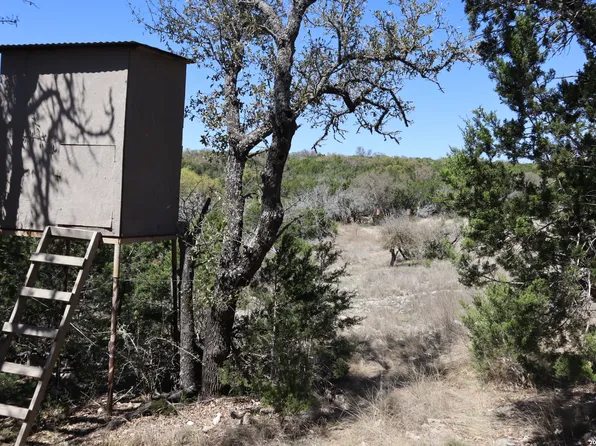 462 Schenk-Witkowski, Rocksprings, TX 78880